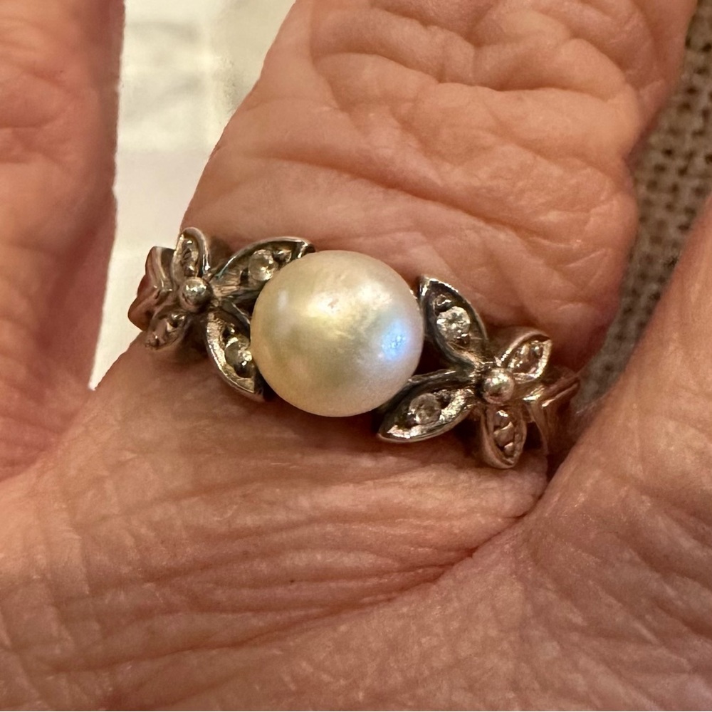 Avon Sterling Silver 925 Ring, size 7.75, with Genuine Pearl